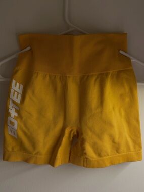 Bo+tee gym shorts ! S
